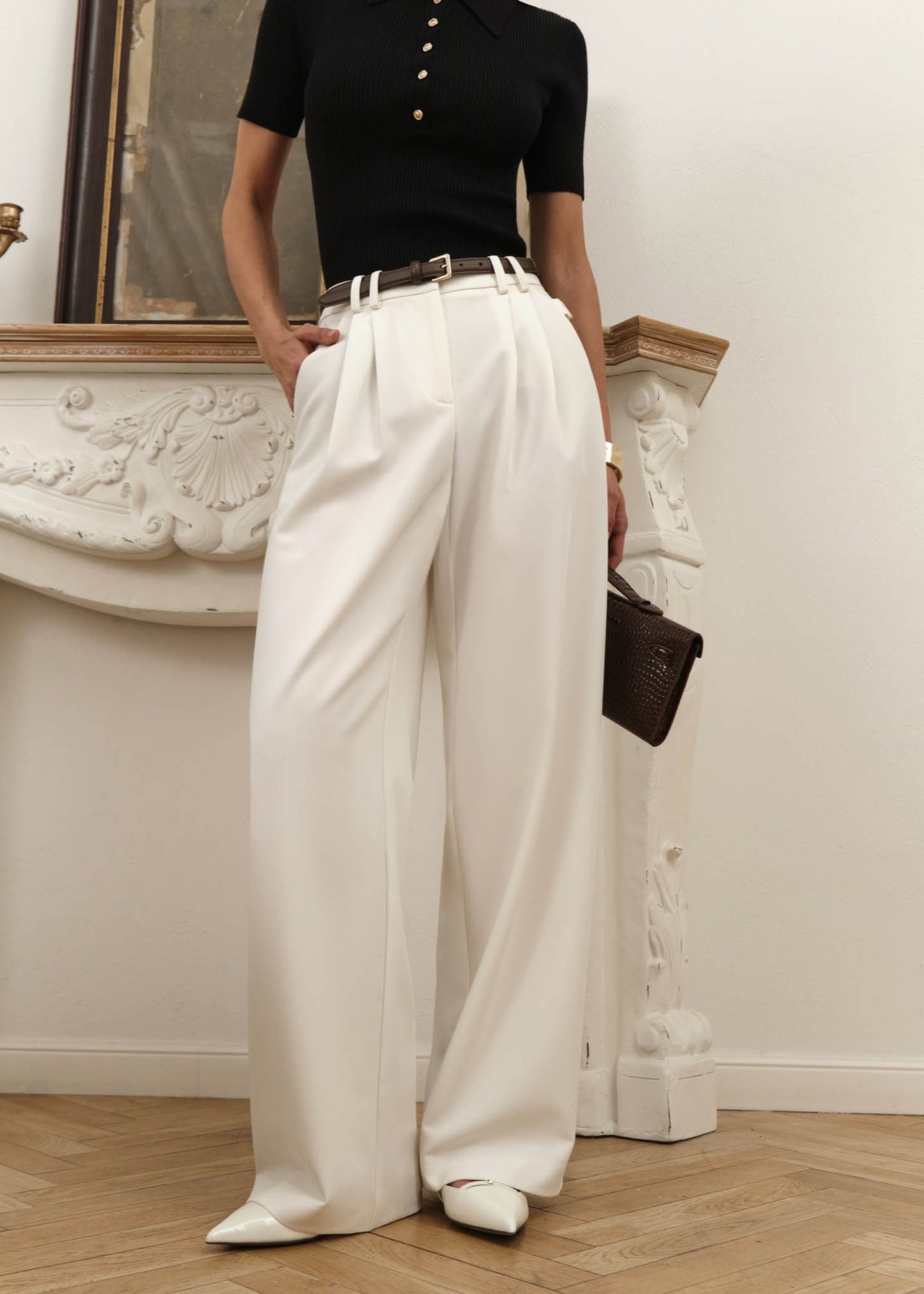 WHITE PLEATED STRAIGHT LEG PANTS