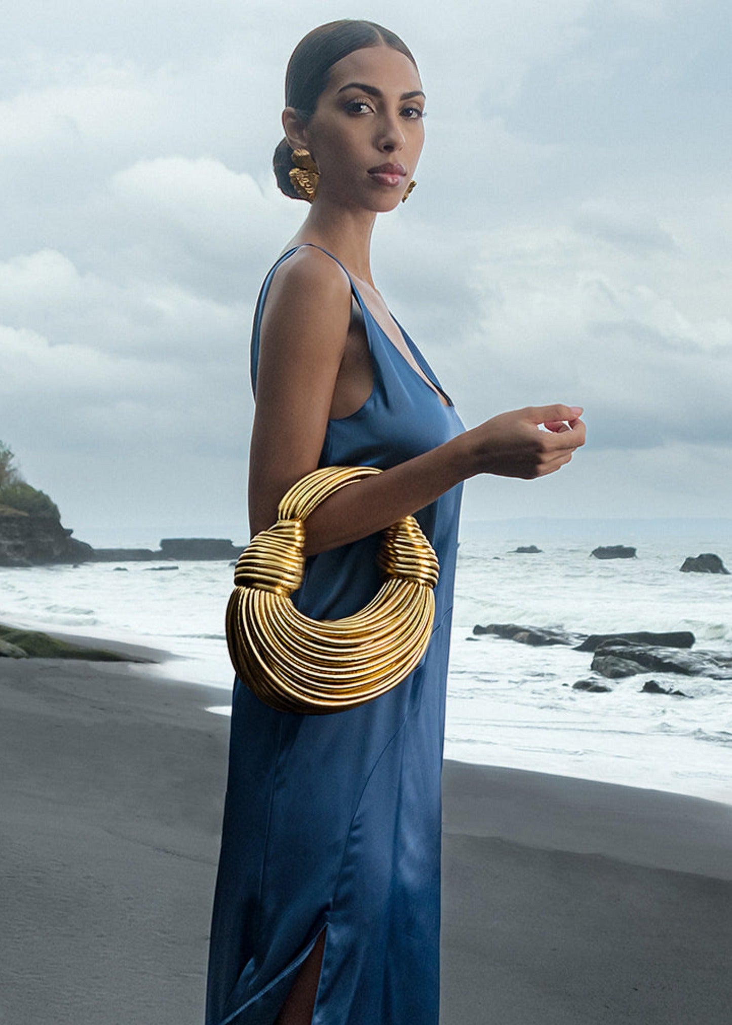 GOLD NOODLE CLUTCH BAG