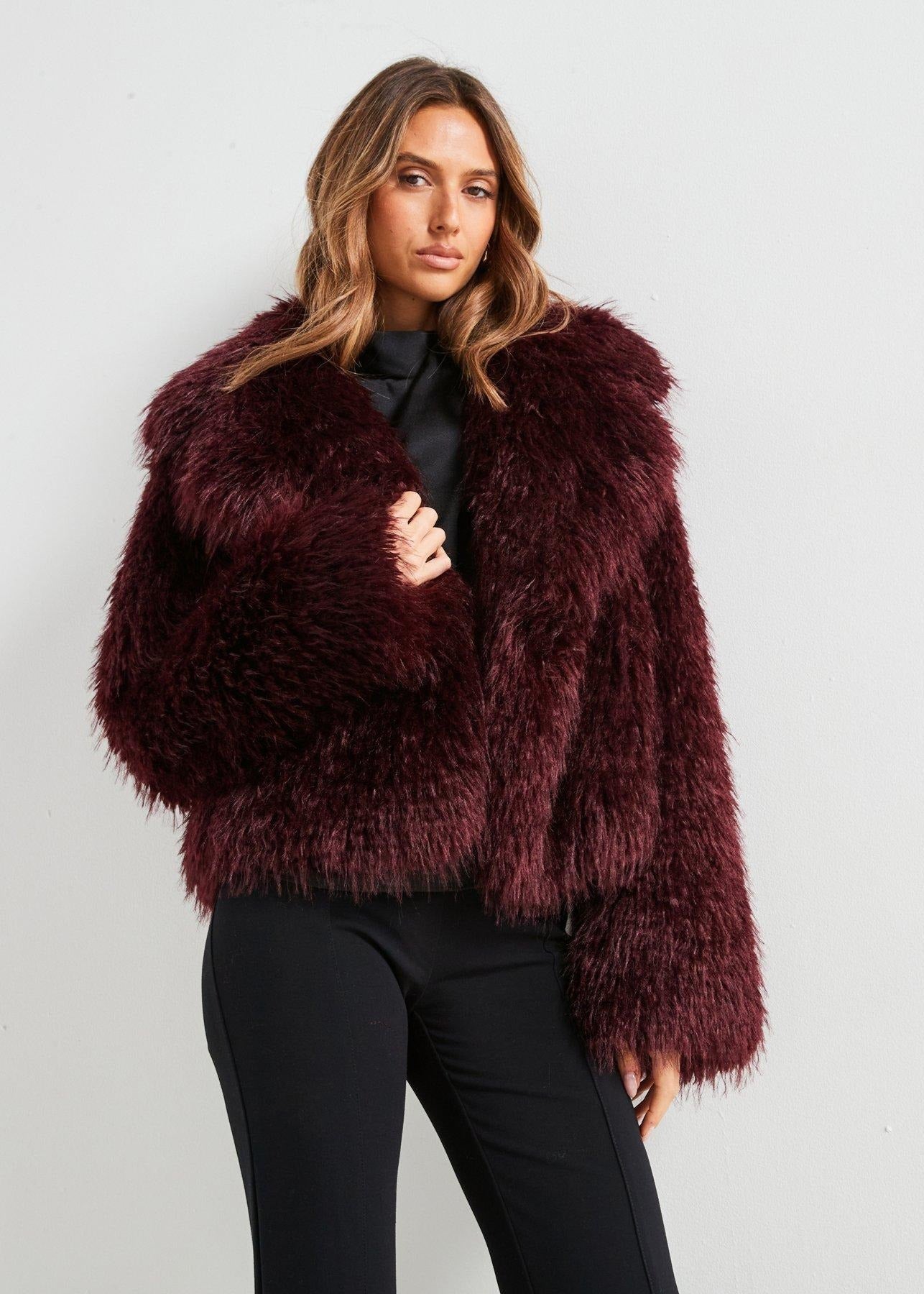 BURGUNDY FAUX FUR CROPPED JACKET