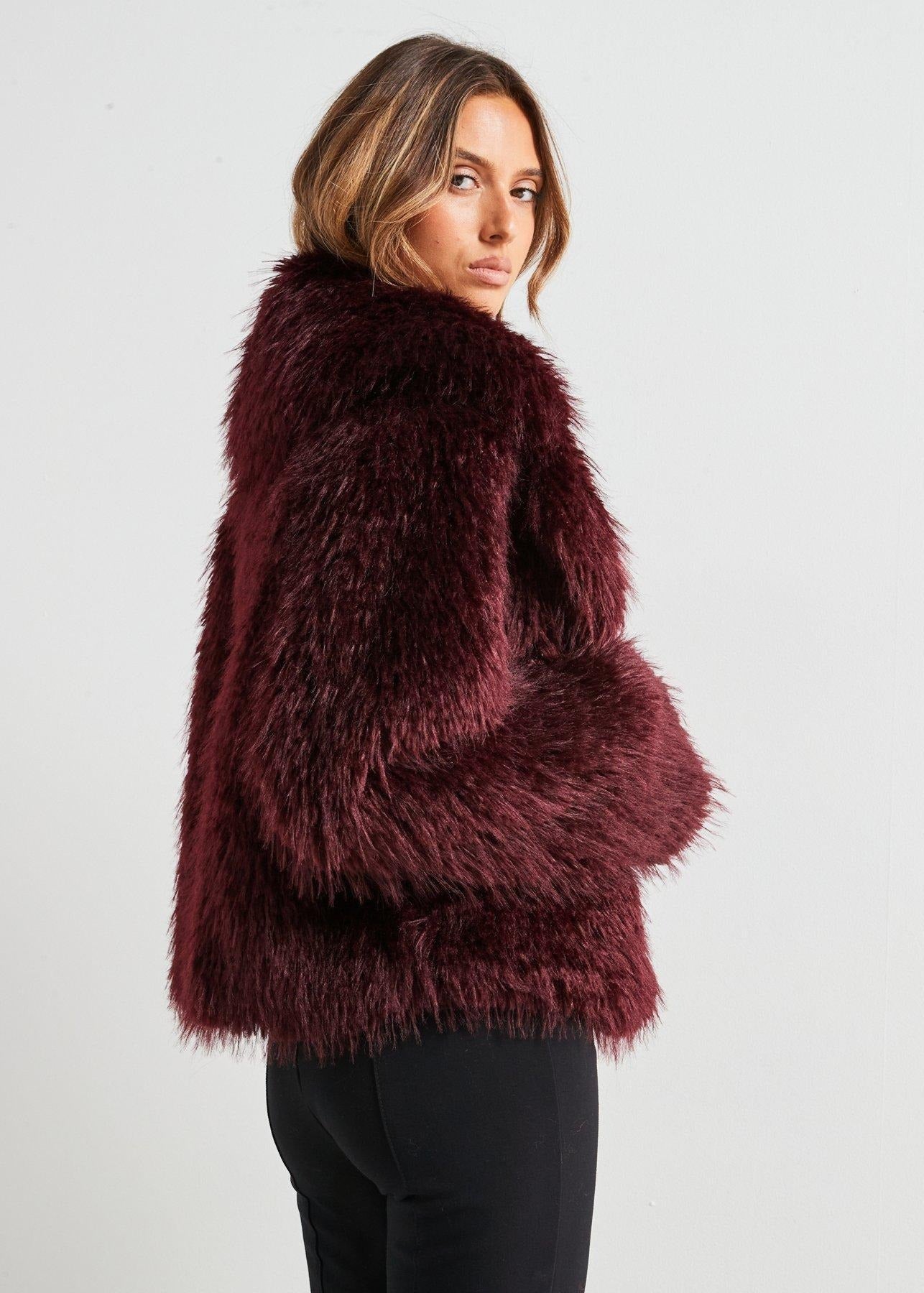 BURGUNDY FAUX FUR CROPPED JACKET
