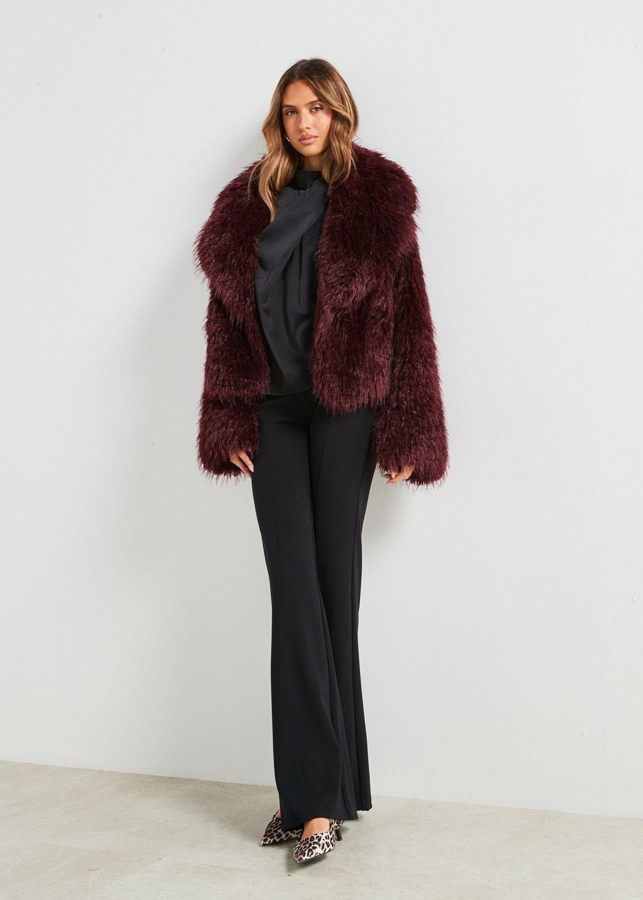 BURGUNDY FAUX FUR CROPPED JACKET