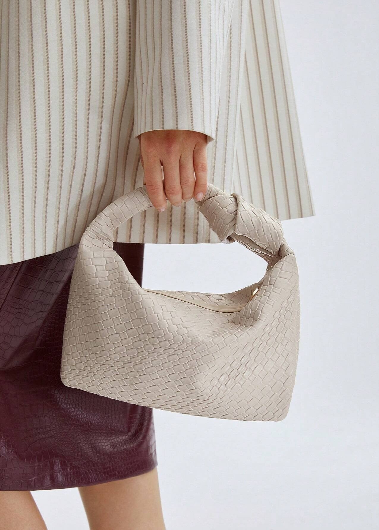 WOVEN CREAM KNOT HANDBAG