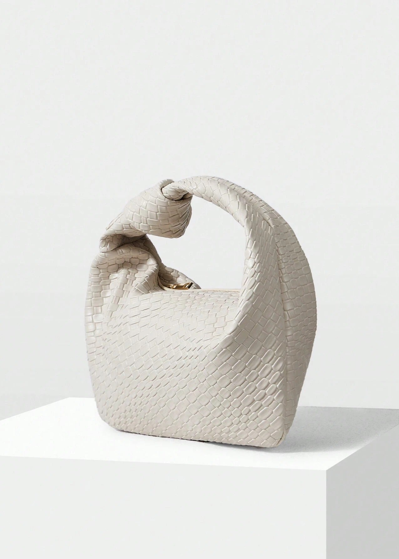 WOVEN CREAM KNOT HANDBAG